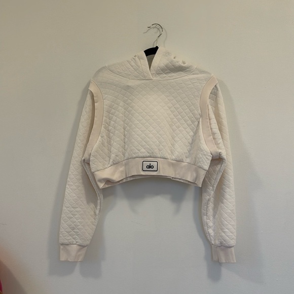 Alo Yoga Quilted Cropped Arena Hoodie Ivory - Picture 2 of 3